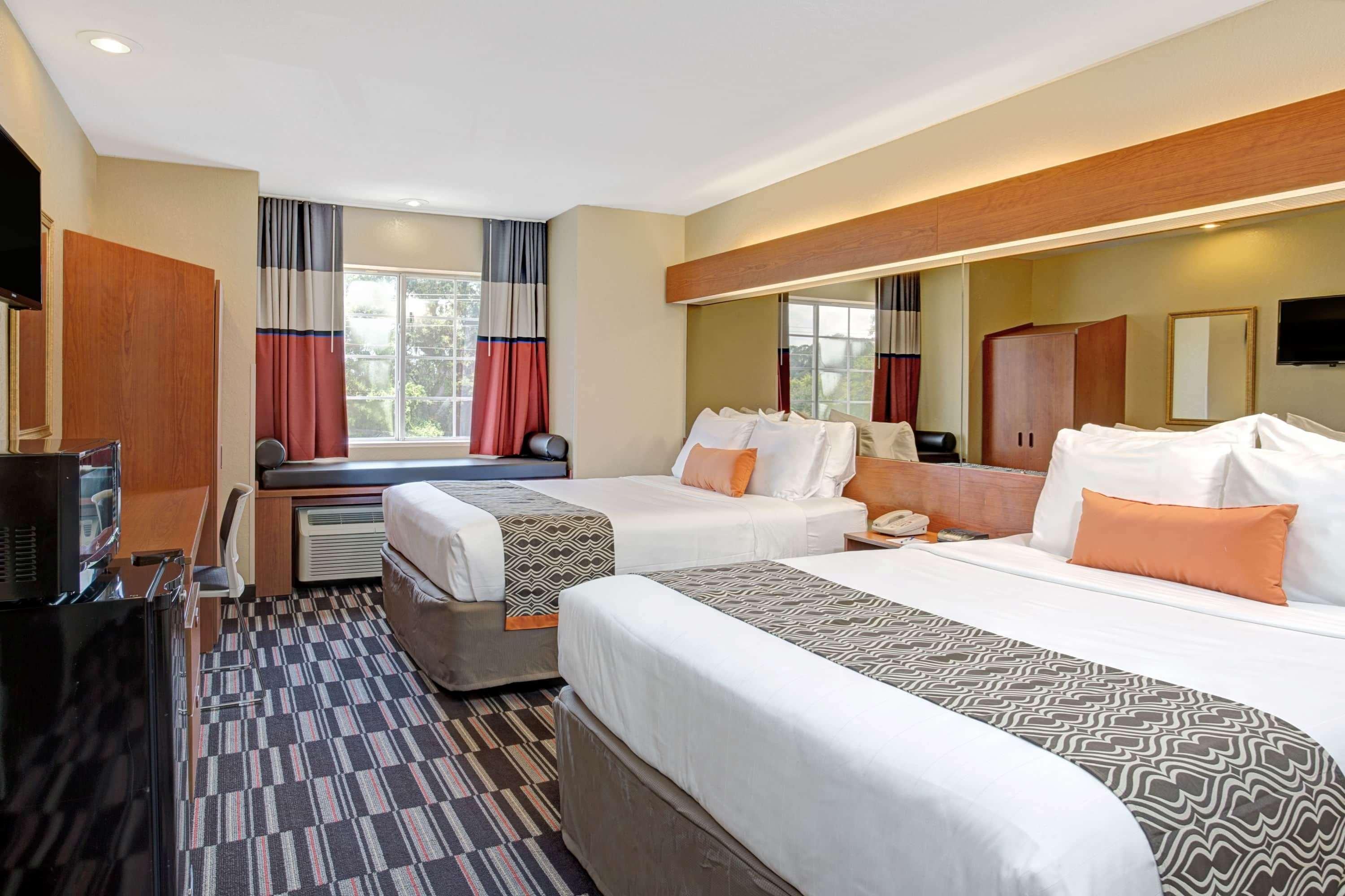Microtel Inn & Suites By Wyndham Bushnell Eksteriør bilde