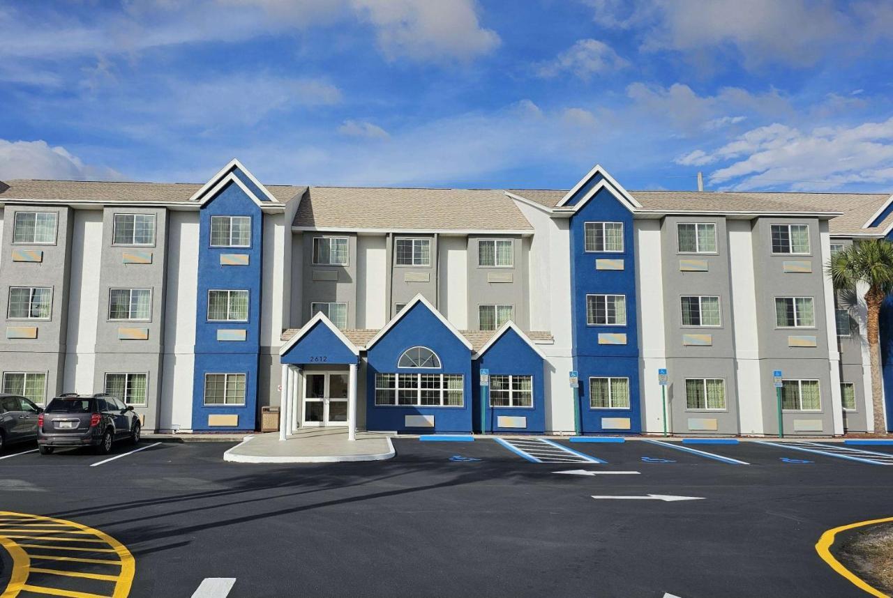 Microtel Inn & Suites By Wyndham Bushnell Eksteriør bilde