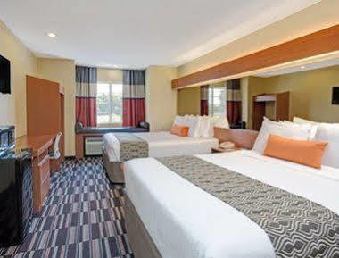 Microtel Inn & Suites By Wyndham Bushnell Eksteriør bilde